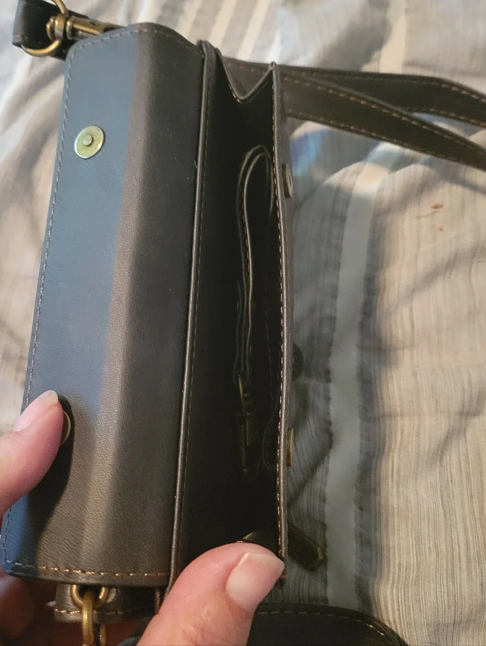 CaseMe Crossbody Phone Wallet in Black With Shoulder or Wrist Strap